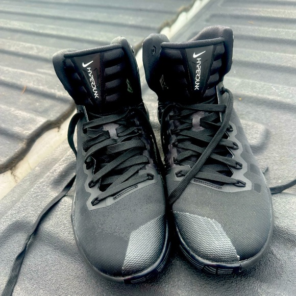 Nike HyperDunks 2016 - Picture 2 of 5